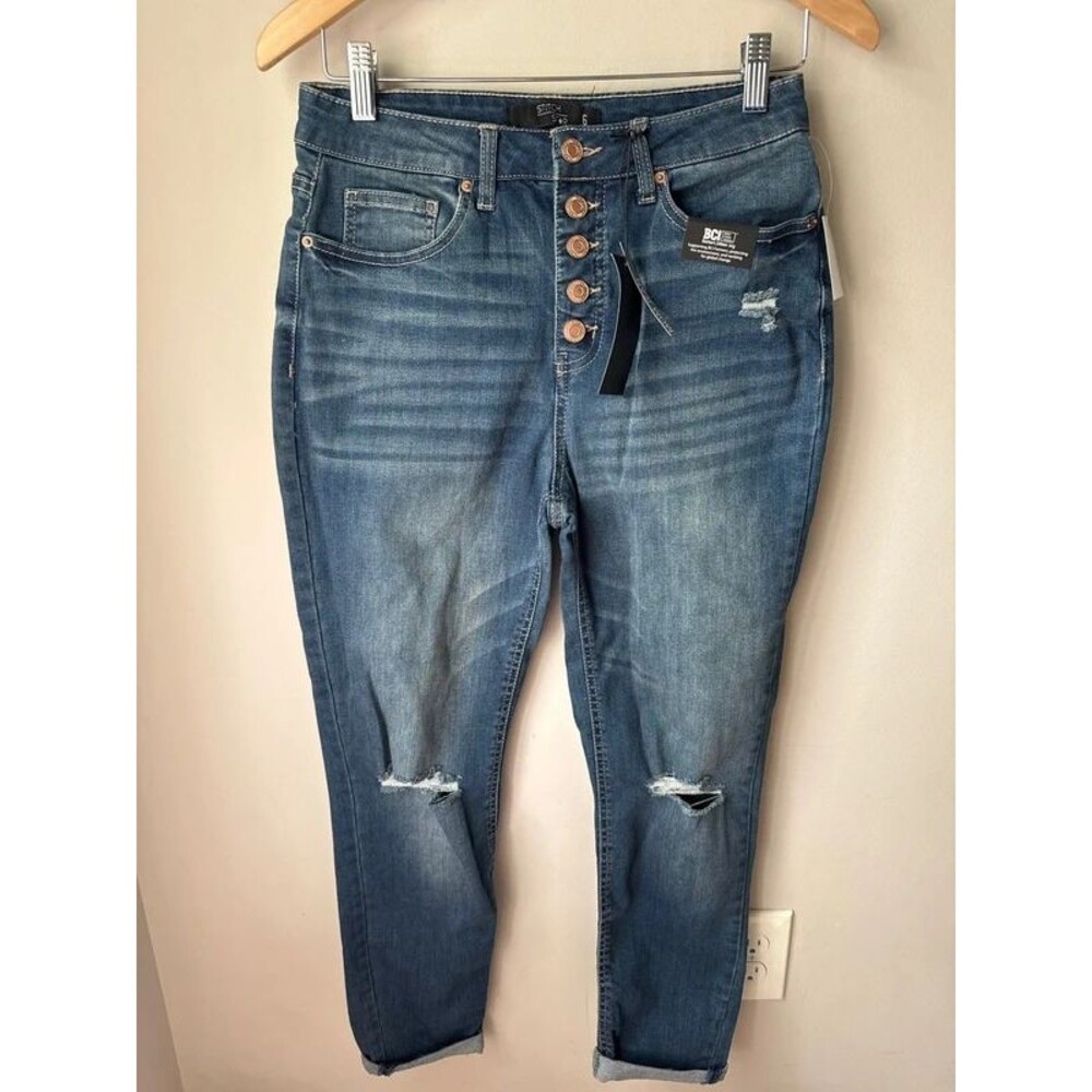 Stitch Star Mom Jeans Distressed Button Fly Size 6 NWT